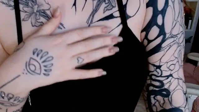 Snapshot of Ayla_Hicks chatting on 2, 5, 2026 Ayla Hicks online show from 2, 5, 2026