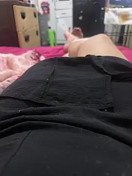 Snapshot of Laila-sexi chatting on 21, 10, 2025 Laila-sexi online show from 21, 10, 2025