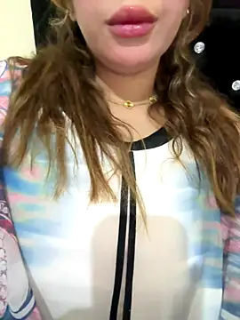 Snapshot of Laila-sexi chatting on 23, 10, 2025 Laila-sexi online show from 23, 10, 2025