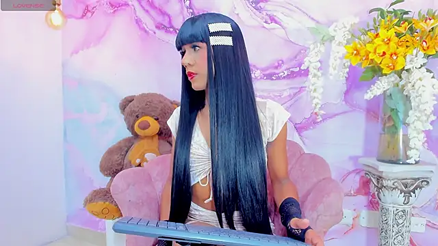 Snapshot of Bi_Loverss chatting on 4, 11, 2025 Bi Loverss online show from 4, 11, 2025