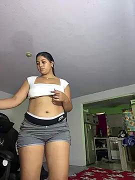 LUNA YOUNG  online show from 21, 4, 2026