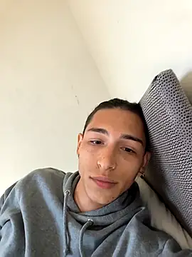 Snapshot of Francoluce23 chatting on 2, 10, 2025 Francoluce23 online show from 2, 10, 2025