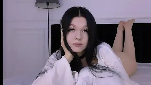 Snapshot of NoraAddams chatting on 28, 10, 2025 NoraAddams online show from 28, 10, 2025