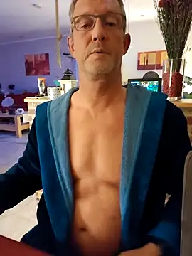 Snapshot of TommyTom76 chatting on 7, 10, 2025 TommyTom76 online show from 7, 10, 2025