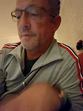 Snapshot of TommyTom76 chatting on 20, 10, 2025 TommyTom76 online show from 20, 10, 2025