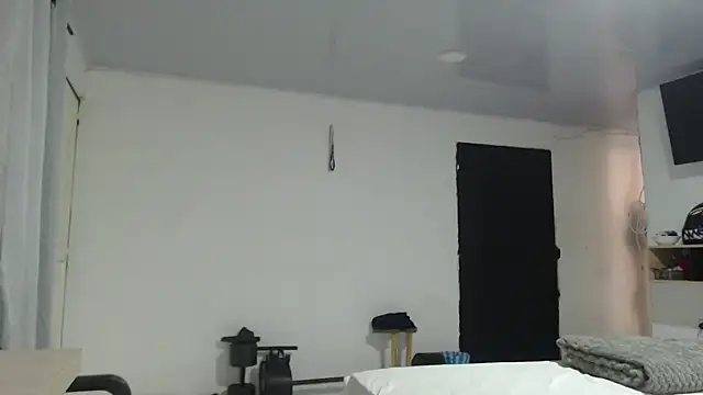 Snapshot of LittleCheerry69 chatting on 24, 4, 2026 LittleCheerry69 online show from 24, 4, 2026