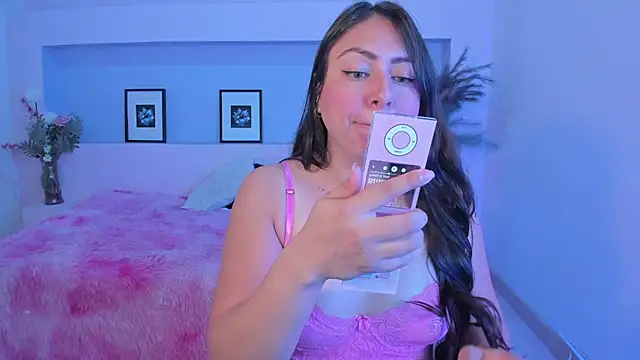 Snapshot of ZaraRosse7 chatting on 11, 10, 2025 ZaraRosse7 online show from 11, 10, 2025