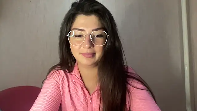 Snapshot of RossyStrawberryV chatting on 9, 10, 2025 RossyStrawberryV online show from 9, 10, 2025