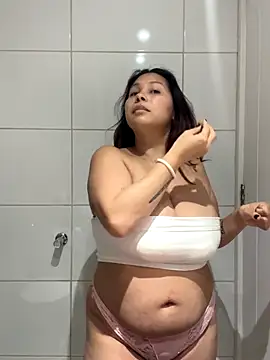 Snapshot of lachinita-32 chatting on 12, 10, 2025 lachinita-32 online show from 12, 10, 2025