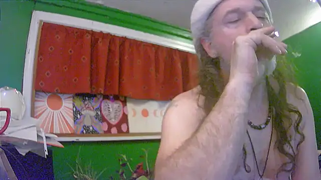 Snapshot of HippieDad333 chatting on 3, 6, 2026 HippieDad333 online show from 3, 6, 2026
