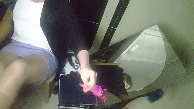 Snapshot of LilithsEve chatting on 22, 10, 2025 LilithsEve online show from 22, 10, 2025