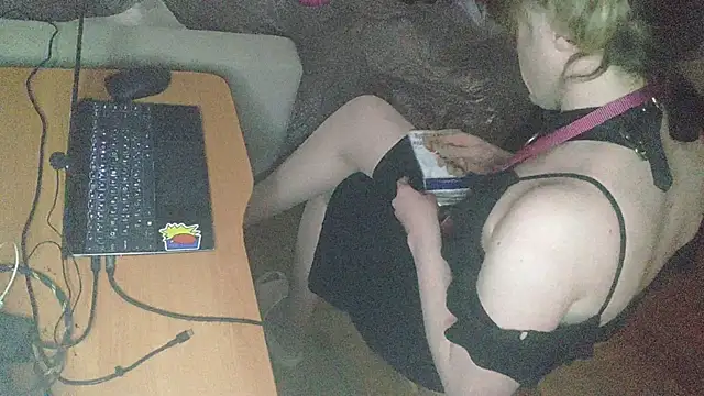 Snapshot of LilithsEve chatting on 4, 2, 2026 LilithsEve online show from 4, 2, 2026