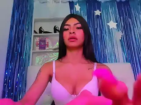 Snapshot of laylahotl chatting on 6, 10, 2025 laylahotl online show from 6, 10, 2025