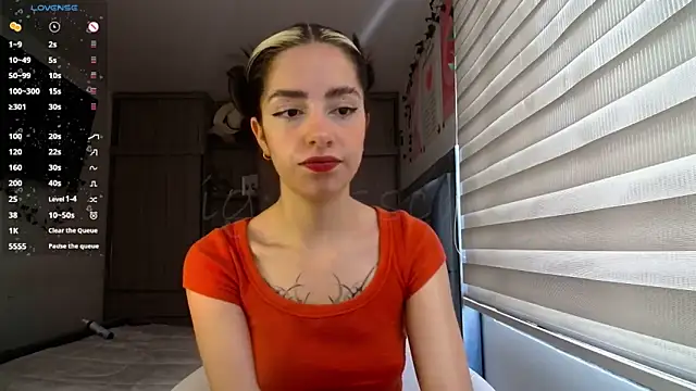 Snapshot of Kittyross chatting on 24, 5, 2026 Kittyross online show from 24, 5, 2026