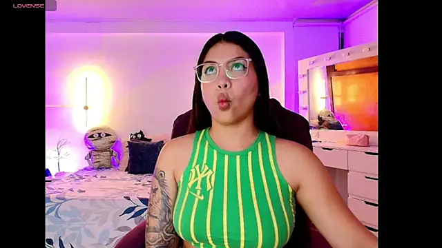 kloe28 online show from 4, 11, 2025