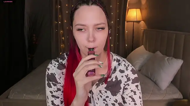 Monica  Queen online show from 1, 2, 2026