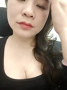 Girl Shy2000 online show from 22, 2, 2026