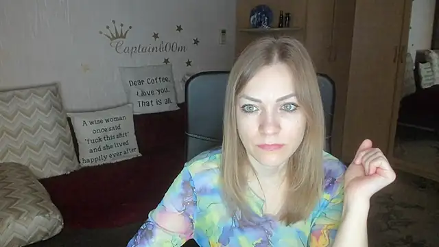 Tiffany Bates online show from 22, 11, 2025