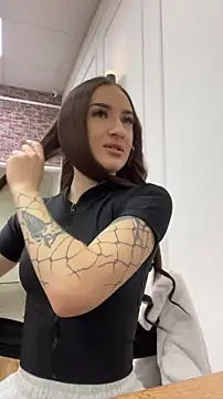 Luna Olsen online show from 8, 2, 2026