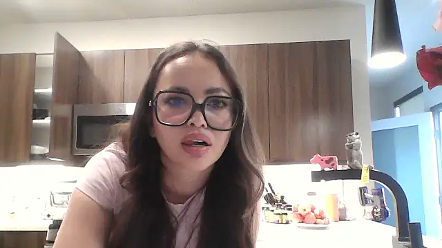 Snapshot of Elyrisse chatting on 26, 10, 2025 Elyrisse online show from 26, 10, 2025