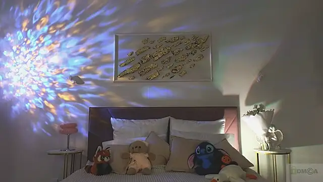 Nicole Broown  online show from 4, 12, 2025