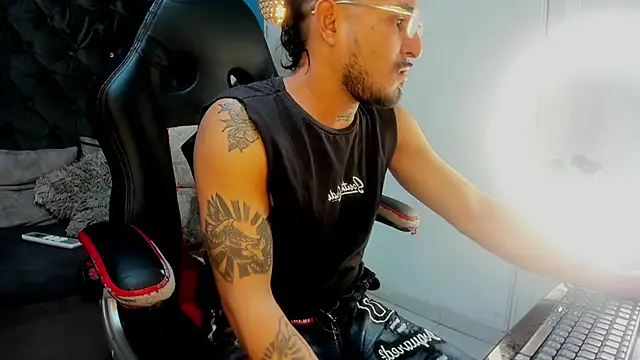 Snapshot of Kevinfox23cms chatting on 30, 10, 2025 Kevinfox23cms online show from 30, 10, 2025