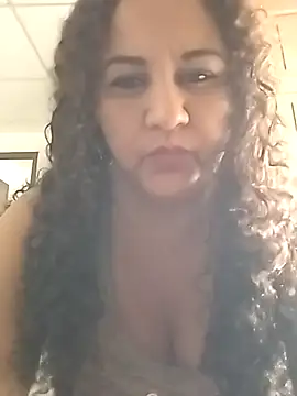 Snapshot of MEYBELLATINA chatting on 2, 10, 2025 MEYBELLATINA online show from 2, 10, 2025