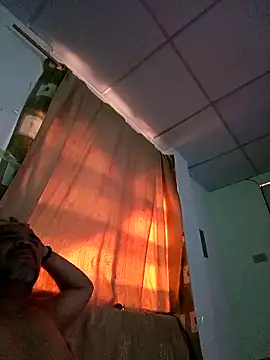 ANTHONYHOTT69 online show from 11, 4, 2026