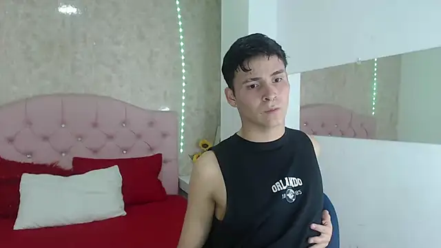 Aaron Foxxx online show from 4, 12, 2025