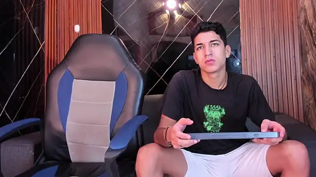 Stiben boy online show from 4, 12, 2025