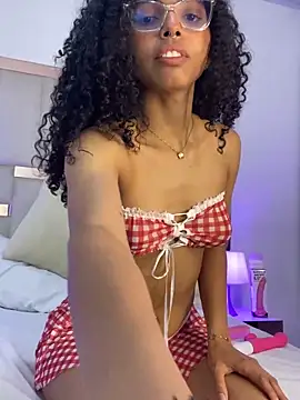 Snapshot of Lia_Sin chatting on 14, 12, 2025 Lia Sin online show from 14, 12, 2025