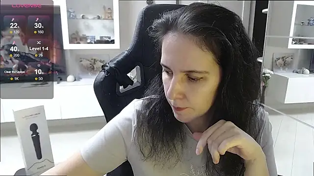 Irwi Tomboy online show from 6, 11, 2025