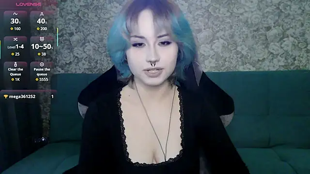 Snapshot of LeisaHopperstad chatting on 20, 4, 2026 LeisaHopperstad online show from 20, 4, 2026