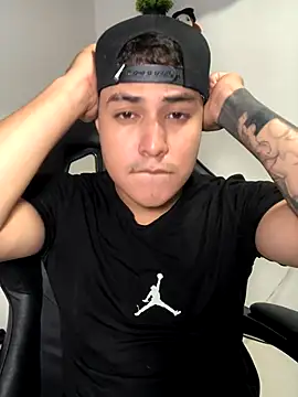 Snapshot of loki32men chatting on 31, 10, 2025 loki32men online show from 31, 10, 2025