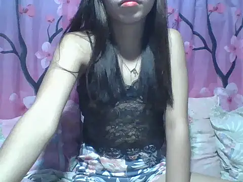 Snapshot of SweetPussie18x chatting on 4, 3, 2026 SweetPussie18x online show from 4, 3, 2026