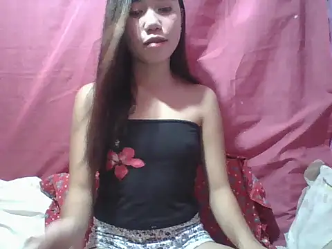 Snapshot of SweetPussie18x chatting on 27, 3, 2026 SweetPussie18x online show from 27, 3, 2026