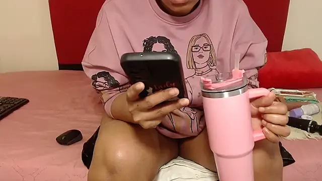 Snapshot of CurvyQueenx2 chatting on 18, 5, 2026 CurvyQueenx2 online show from 18, 5, 2026