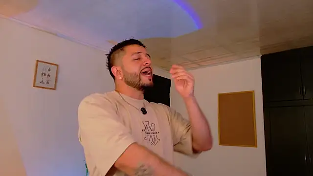 TomSloam online show from 15, 11, 2025