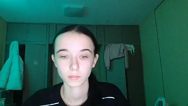 Emilia Light online show from 24, 11, 2025