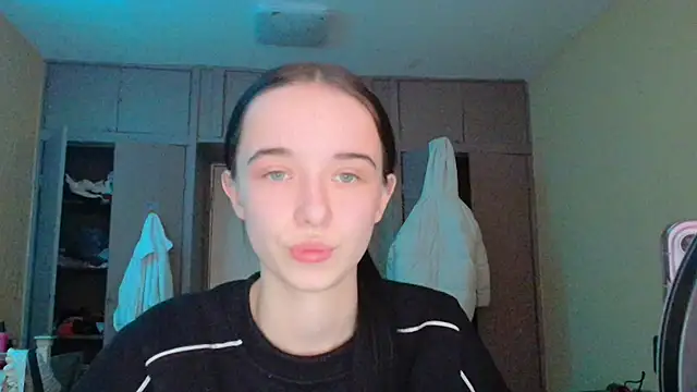 Emilia Light online show from 16, 2, 2026