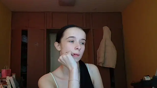 Emilia Light online show from 27, 2, 2026