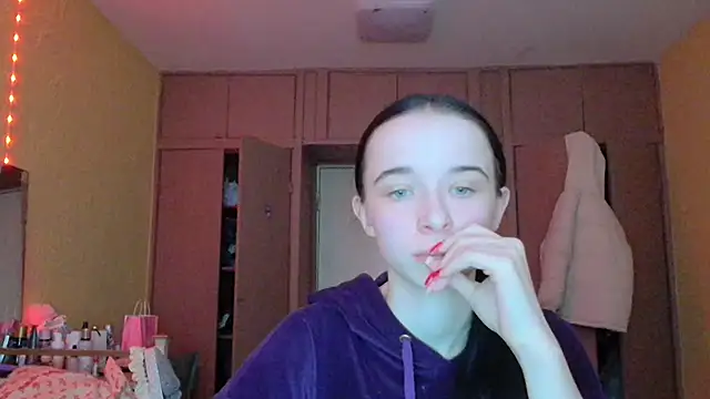 Emilia Light online show from 2, 3, 2026