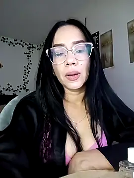 YaraDuartee online show from 21, 10, 2025