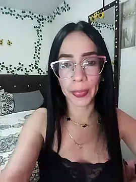 YaraDuartee online show from 4, 3, 2026