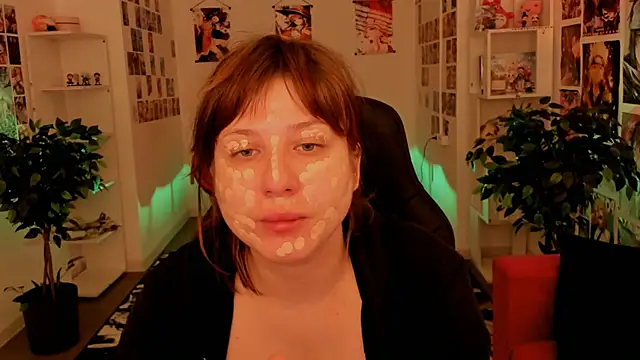 Snapshot of FameyBlum chatting on 26, 10, 2025 FameyBlum online show from 26, 10, 2025