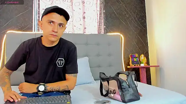 CharlotteAndSimon online show from 21, 2, 2026