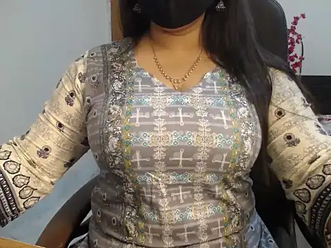 Snapshot of Queen_Homaira chatting on 13, 11, 2025 Queen Homaira online show from 13, 11, 2025