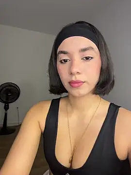Snapshot of Capricho_01 chatting on 4, 4, 2026 Capricho 01 online show from 4, 4, 2026