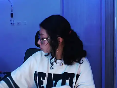 Ivonnybonn online show from 8, 1, 2026