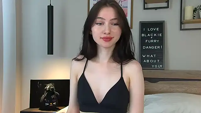 Snapshot of AnaMoonlight chatting on 8, 6, 2026 AnaMoonlight online show from 8, 6, 2026